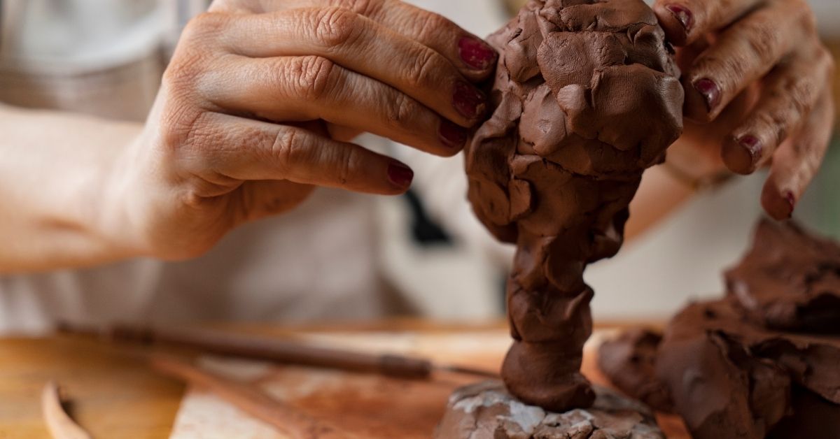 Sculture su misura: l’arte che definisce gli spazi privati e professionali